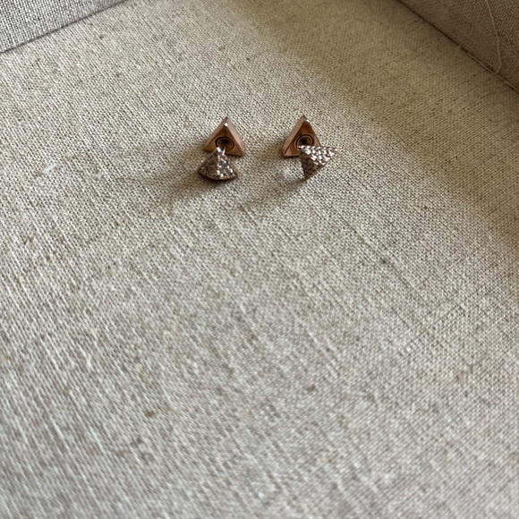 Woman's earrings - Picture 3 of 5